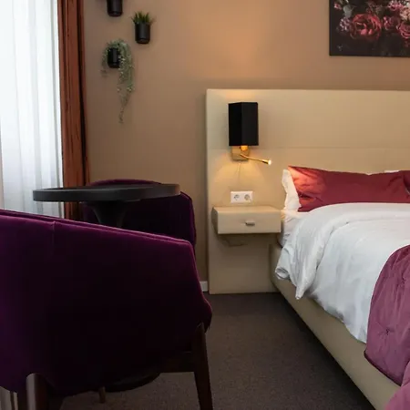 Serviced Apartments, Selbst-check-in 3*